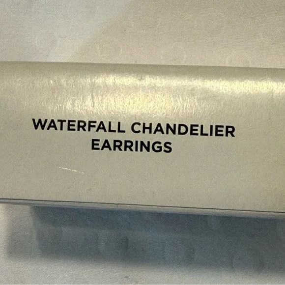 Avon Studio 1886 Waterfall Chandelier Earrings New In Original Box - Picture 6 of 6